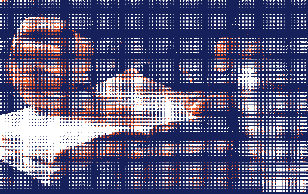 Personne écrivant dans un carnet, illustrant les 10 choses que l'on ignore sur les règles à découvrir - Marguerite & Cie