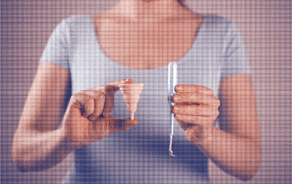 Comparaison entre une coupe menstruelle et un tampon menstruel, illustrant le choix entre protections jetables et réutilisables - Marguerite & Cie