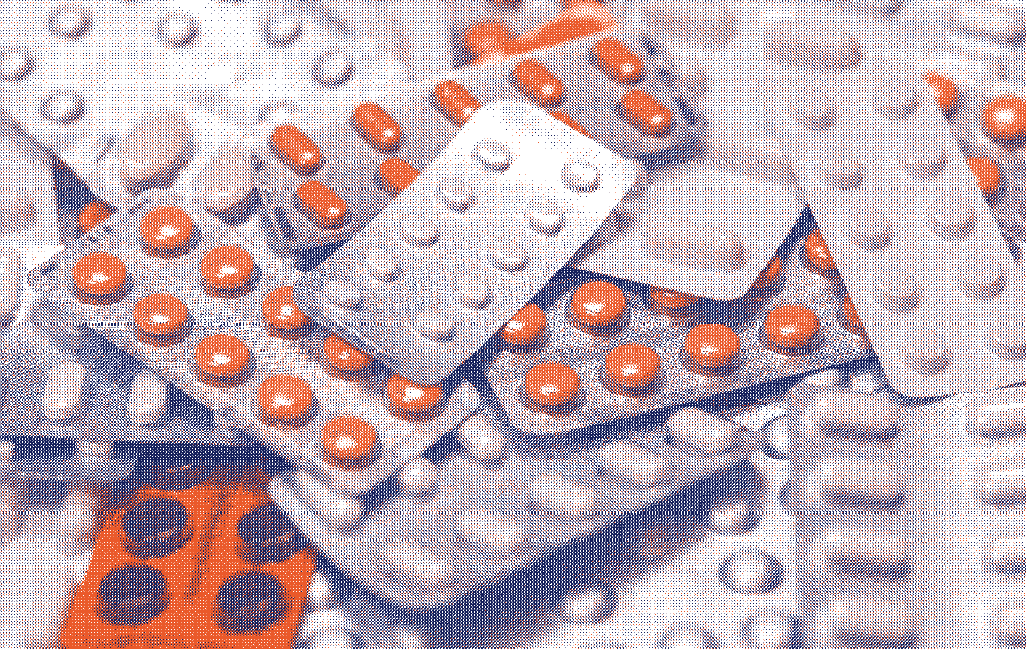 Plaquettes de pilules contraceptives illustrant l'arrêt de la pilule et ses effets sur les règles : retour des menstruations naturelles, parfois plus abondantes et irrégulières - Marguerite & Cie